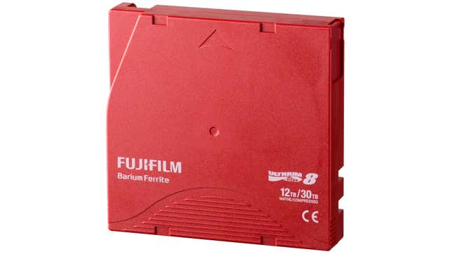 Imagen para el artículo titulado Fujifilm promete cintas de 400 TB para competir con los discos duros
