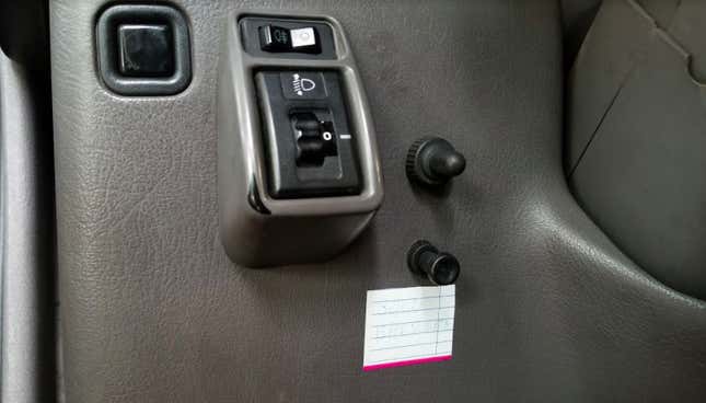 Image for article titled The Quirks That Make My European 250,000 Mile Diesel Manual Chrysler Minivan So Awesome