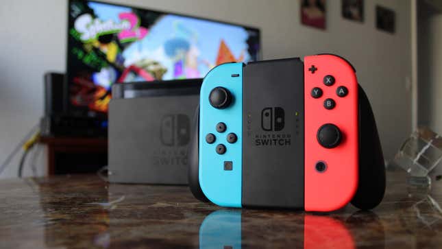 Image for article titled How to Spot the New Nintendo Switch With Better Battery Life—and Avoid Accidentally Buying the Old One