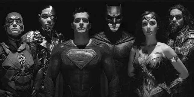 Zack Snyder ahora dice que quisiera hacer <i>Justice League </i>en blanco y negro, y lo demuestra con un tráiler