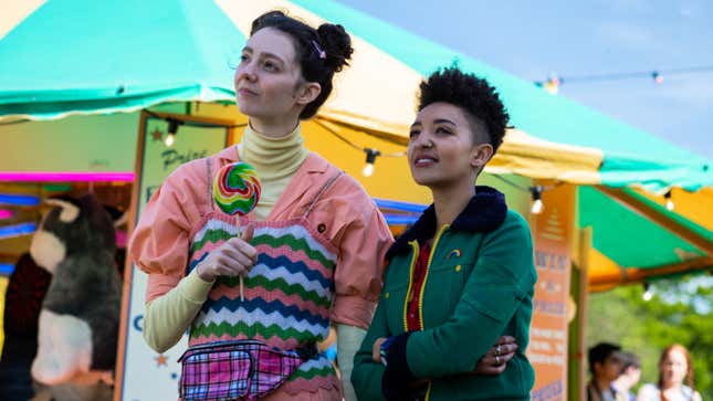 A wholesome queer teen relationship takes <i>Sex Education</i> to another level
