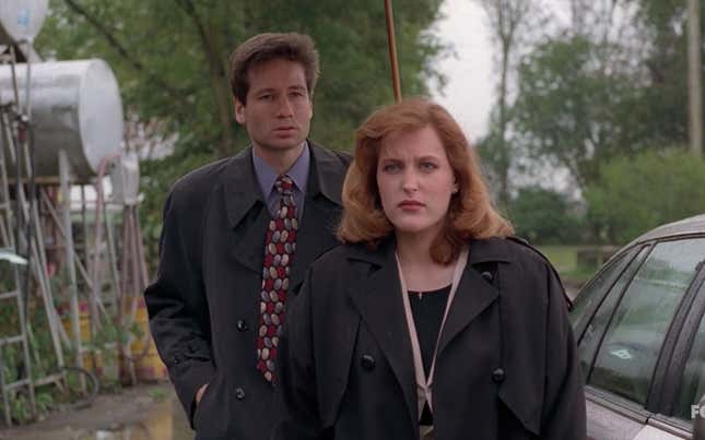 Image for article titled Declassifying the Mystery of How Special Agent Dana Scully Looked So Good in Those Giant Suits