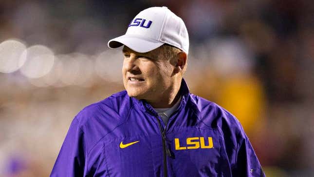 Image for article titled Les Miles Assures Recruits’ Parents His Players Are Like Sons He Can Cut At Any Time