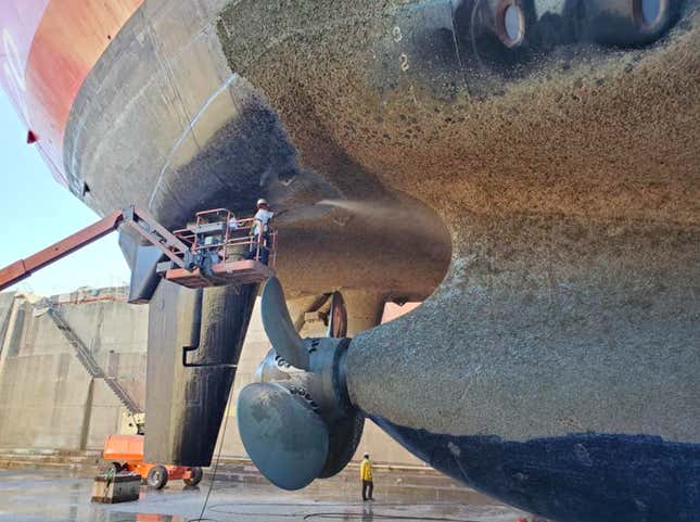 Image for article titled The Way The U.S. Coast Guard Replaces Its Largest Ship's Motor Is Mind-Blowing