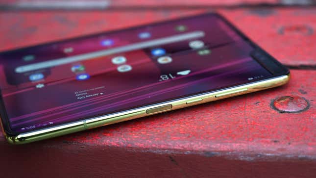 Image for article titled The Samsung Galaxy Fold Is a Flawed Start to Something Amazing