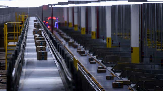 Image for article titled Yet Another Amazon Worker Has Died of Coronavirus