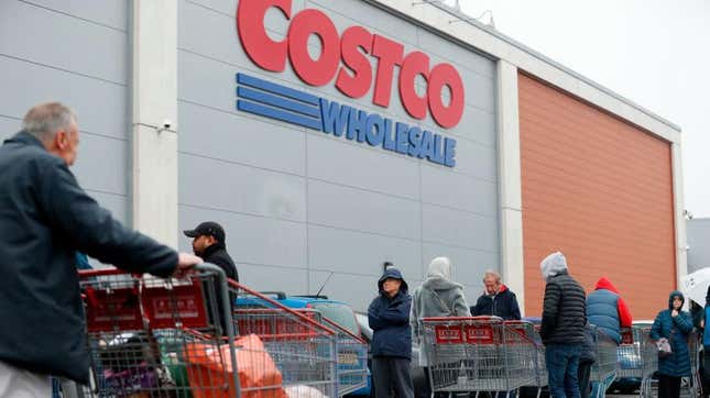 Image for article titled Costco brings back food demos—but modified for a pandemic [Updated]