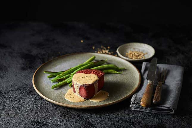 Imagen para el artículo titulado Este es el primer filete "de carne" vegano impreso en 3D del mundo