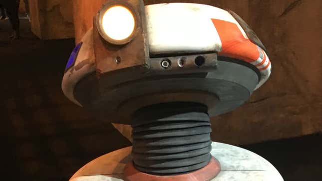 Meet Jake, one of the droids that might be rolling around Star Wars Galaxy’s Edge. Image: Germain Lussier/Gizmodo