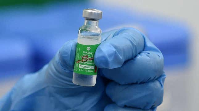 Imagen para el artículo titulado ¿Qué está pasando con la vacuna de AstraZeneca?