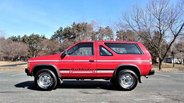 Image for article titled At $4,500, Would You Beat A Path To This 1989 Nissan Pathfinder XE?
