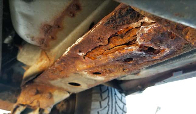 Image for article titled This Seemingly Beautiful Jeep Cherokee Is A Nightmare Example Of Why Mandatory Safety Inspections Make Sense