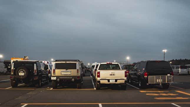 Image for article titled Inside Japan's Biggest Used Car Auction