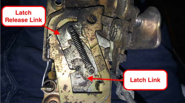 Image for article titled This Is Why You Can't Unlock A Car Door If Someone Is Trying To Open It At The Same Time