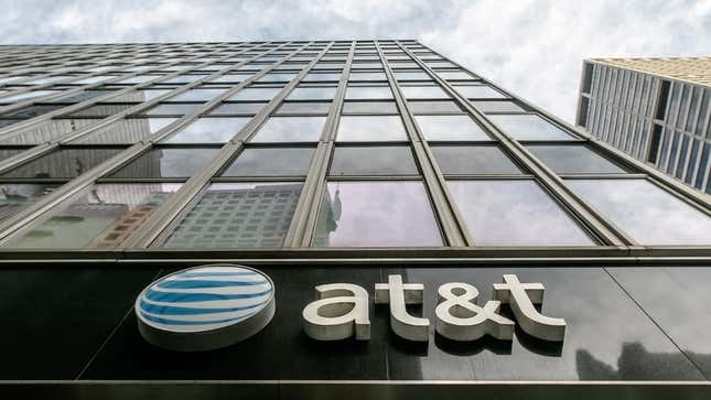Image for article titled Will Your Phone Still Work After AT&amp;T&#39;s 3G Network Shuts Down?