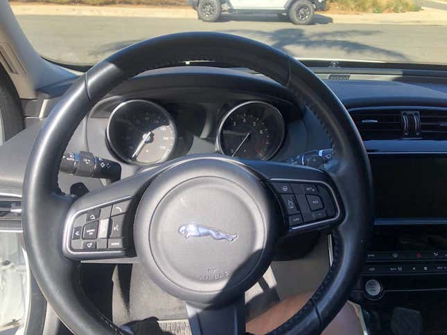 Image for article titled At $17,995, Is This 2017 Jaguar XE 35t A Cat You Might Bag?