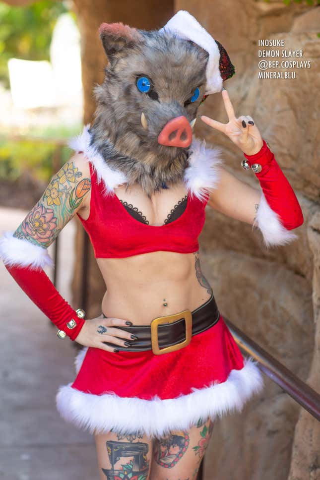 Image for article titled 2019's Last Big Cosplay Show Was A Christmas Treat