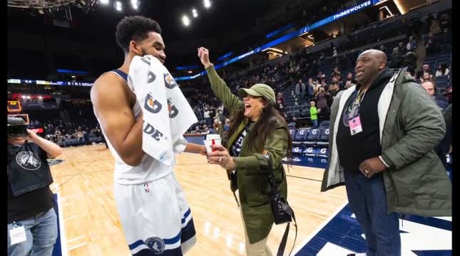 Image for article titled &#39;Miss You So Much&#39;: Karl-Anthony Towns Shares Beautiful Mother&#39;s Day Tribute After Losing Mom to COVID-19