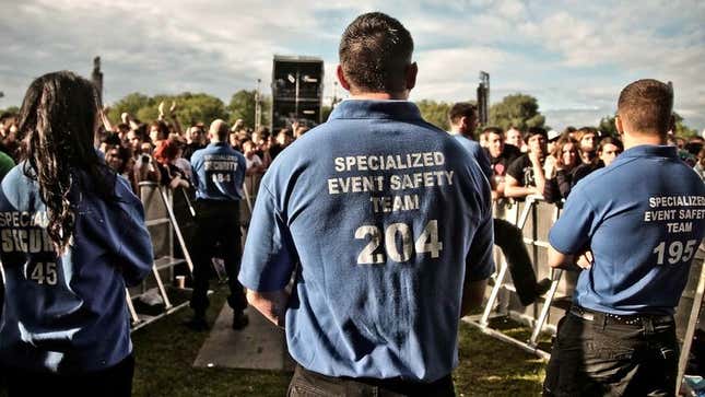 Image for article titled Concert Security Drastically Overestimating Fans’ Desire To Get Close To Cheap Trick