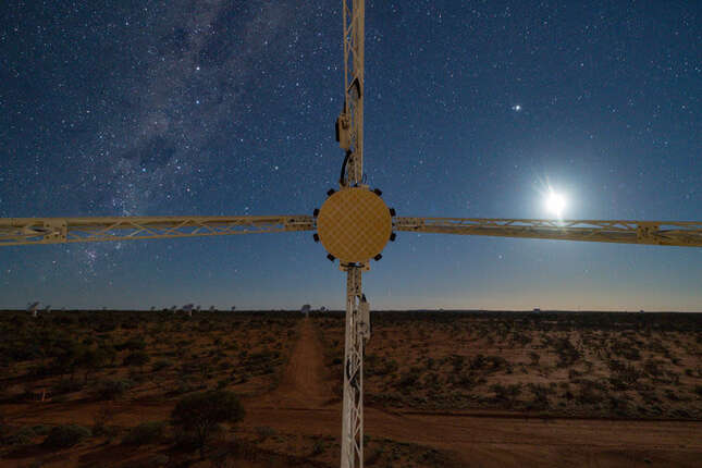 Imagen para el artículo titulado Detectan una misteriosa explosión de radio cósmica en una región del espacio completamente inesperada