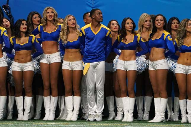 NFL Cheerleaders Are Ra-Ra-Raging Over Labour Laws