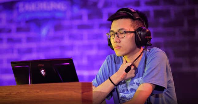 Image for article titled Hearthstone Pro Blitzchung Says He&#39;ll Be More Careful About Expressing His Opinions On Hong Kong