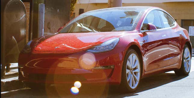 Image for article titled Tesla's 'Hell' Threatens Its Future