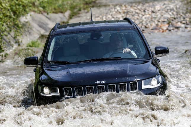 Image for article titled Jeep's First Hybrid 4Xe Models Deliver 240 HP And 31 Miles Of Electric Range
