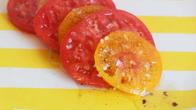 Image for article titled Pour Hot Bacon Grease on Fresh Tomatoes