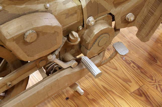 Image for article titled Japanese Engineering Students Built A Perfectly Faithful Honda C100 Super Cub Replica Out Of Cardboard