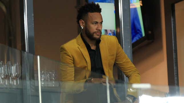 Image for article titled Oh God, Neymar Is Really Doing This Again