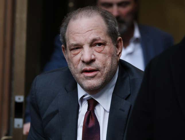 Image for article titled ‘You Take These Cuffs Off Of Me And I’ll Make You A Star,’ Says Harvey Weinstein To Female Bailiff Escorting Him Out Of Courtroom
