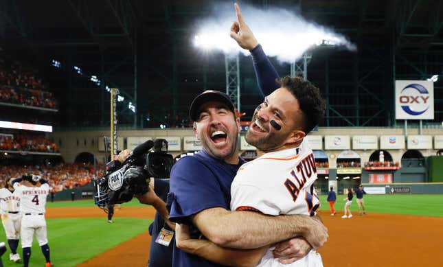 Image for article titled Jose Altuve Sends Astros To World Series With Walk-Off Bomb Against Aroldis Chapman