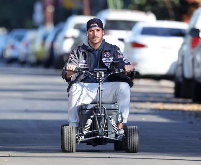 Image for article titled Sad Former Reality TV Star Rides His Beer Kart Into the Sunset