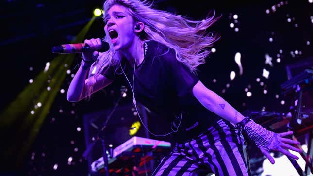 Image for article titled Grimes Says She Got Surgery to &#39;Block Out&#39; Blue Light (and Haters)