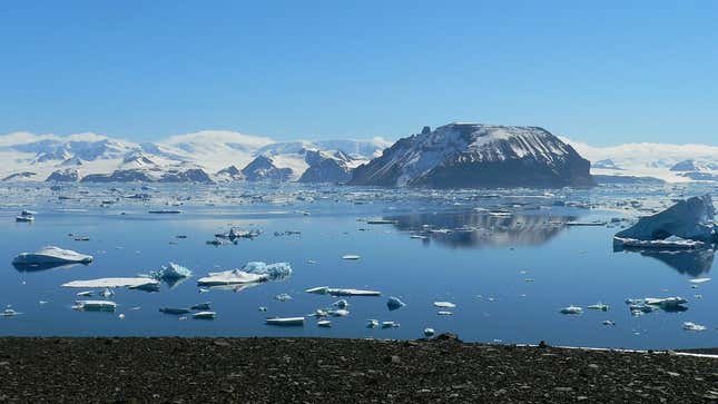 Imagen para el artículo titulado La fusión de los glaciares en la Antártida revela una isla nunca antes vista