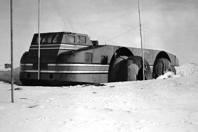 Imagen para el artículo titulado La increíble historia del Snow Cruiser, el monstruoso vehículo perdido en alguna parte de la Antártida