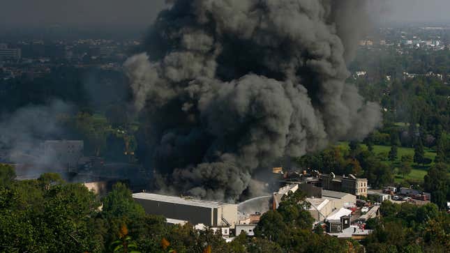 Image for article titled Universal Music Group disputes New York Times&#39; claim that 500,000 master recordings were lost in 2008 fire