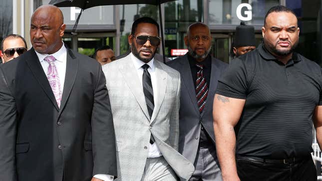  R. Kelly leaves the Leighton Criminal Courthouse on June 06, 2019, in Chicago, Illinois, where he appeared in front of a judge to face new charges of criminal sexual abuse.