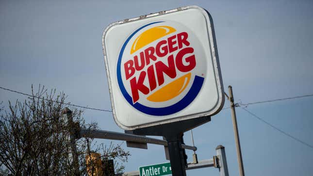 Image for article titled Burger King offers “social distancing crowns” in Germany to keep away the fools