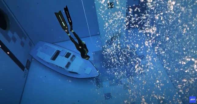 Imagen para el artículo titulado La nueva piscina más profunda del mundo tiene hasta un barco hundido y cuevas sumergidas para explorar