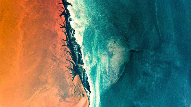Imagen para el artículo titulado Aquí tienes 1000 fondos de pantalla gratuitos creados por Google a partir de fotos de satélite
