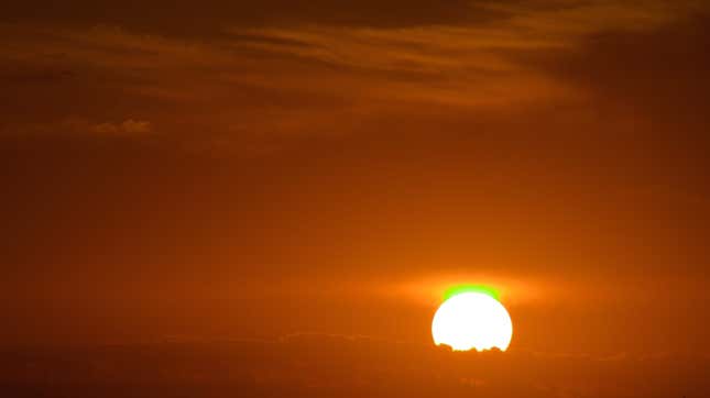 Image for article titled How to Spot the Mythical Green Flash (Which Is Actually Very Much Real)