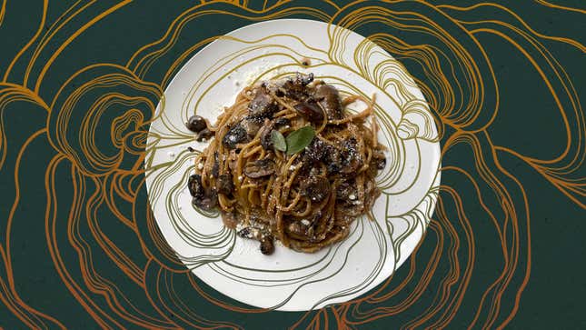Image for article titled This Caramelized Mushroom Pasta Contains Ridiculous Amounts of Fungi and Flavor