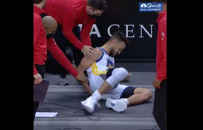 Image for article titled Steph Curry Out Indefinitely After Suffering Gruesome Tailbone Contusion