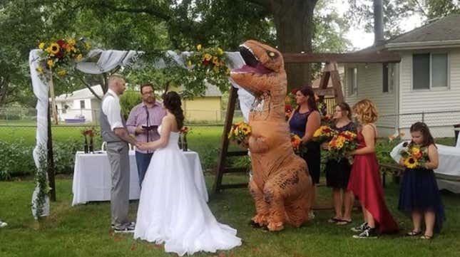 Image for article titled The Woman Who Wore a T-Rex Costume to Her Sister&#39;s Wedding Is the Best Person in America