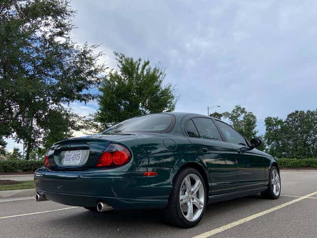 Image for article titled At $6,500, Is This Supercharged 2004 Jaguar S-Type R A 'Ferally' Good Find?