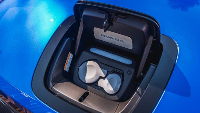 Image for article titled The Rad 2021 Honda E Thrives In A City Like Tokyo But Lacks The Value That Would Make It An Icon
