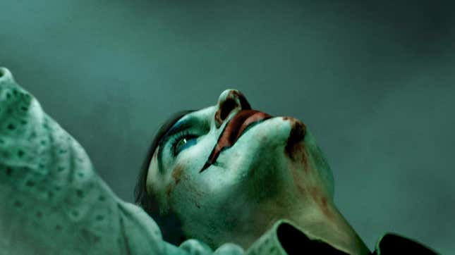 Imagen para el artículo titulado Acabamos de ver las primeras escenas de Joaquin Phoenix como el nuevo Joker de DC