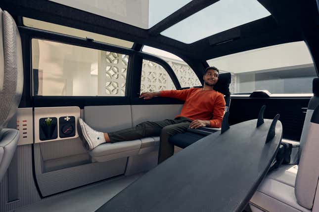 Image for article titled This Startup's Electric Van Is A Packaging Triumph